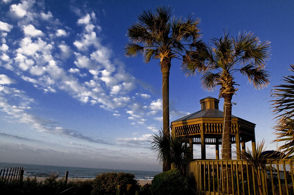 Gazebo, Ocean Isle Inn