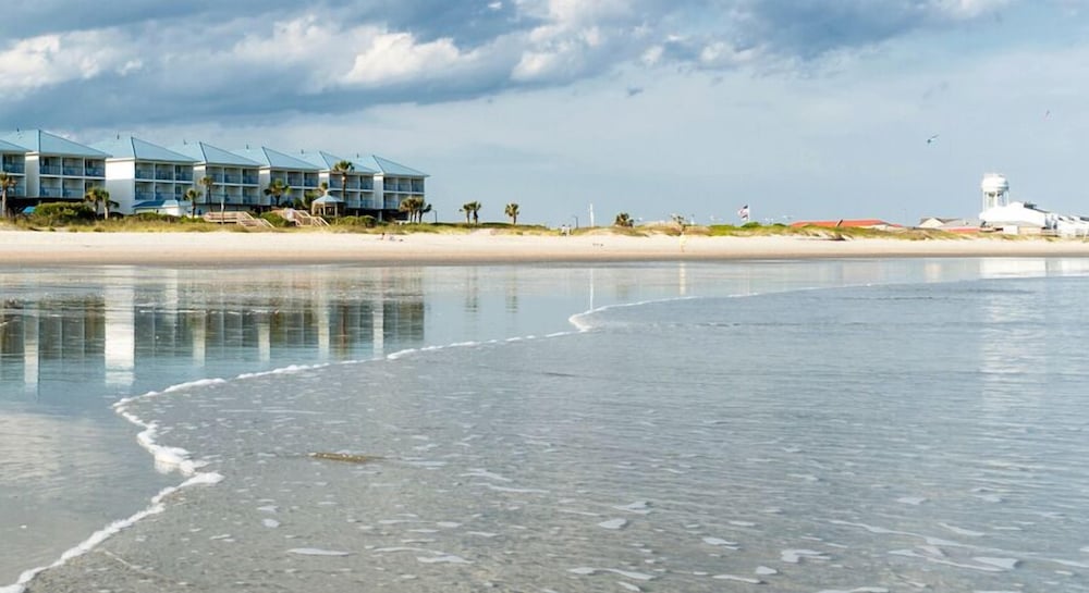 Exterior, Ocean Isle Inn