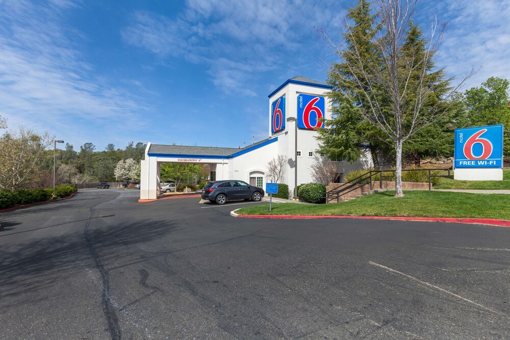 Motel 6 Auburn, CA