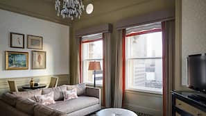 Premium bedding, pillowtop beds, minibar, in-room safe