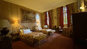 Premium bedding, minibar, in-room safe, blackout drapes