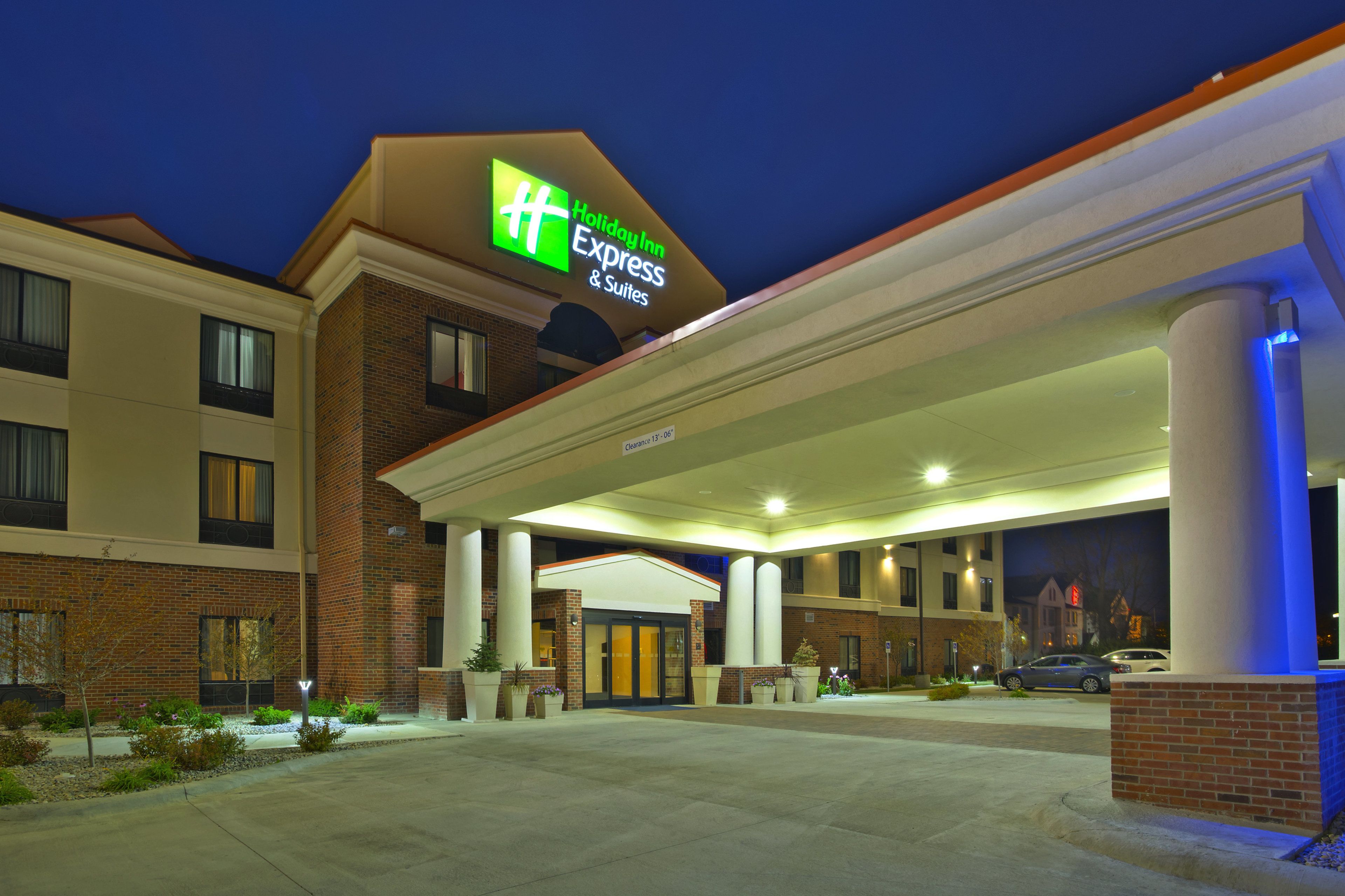 Holiday Inn Express Suites Springfield - Dayton Area An Ihg Hotel In Springfield Oh Expedia