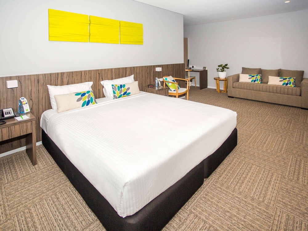 ibis Styles The Entrance