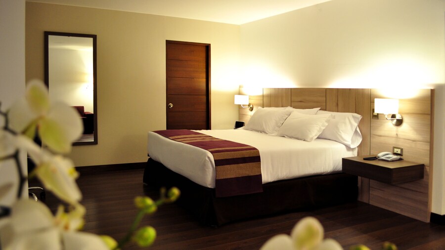 Aku Hotels