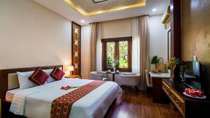 Minibar, in-room safe, blackout drapes, free WiFi