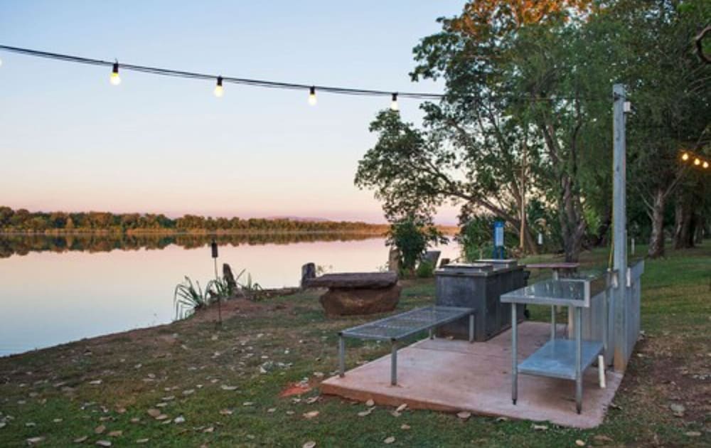 BBQ/picnic area, Discovery Parks – Lake Kununurra