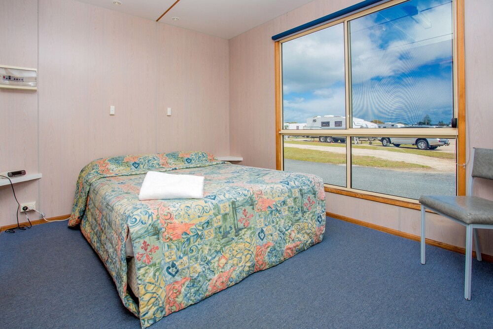 Room, Discovery Parks – Devonport