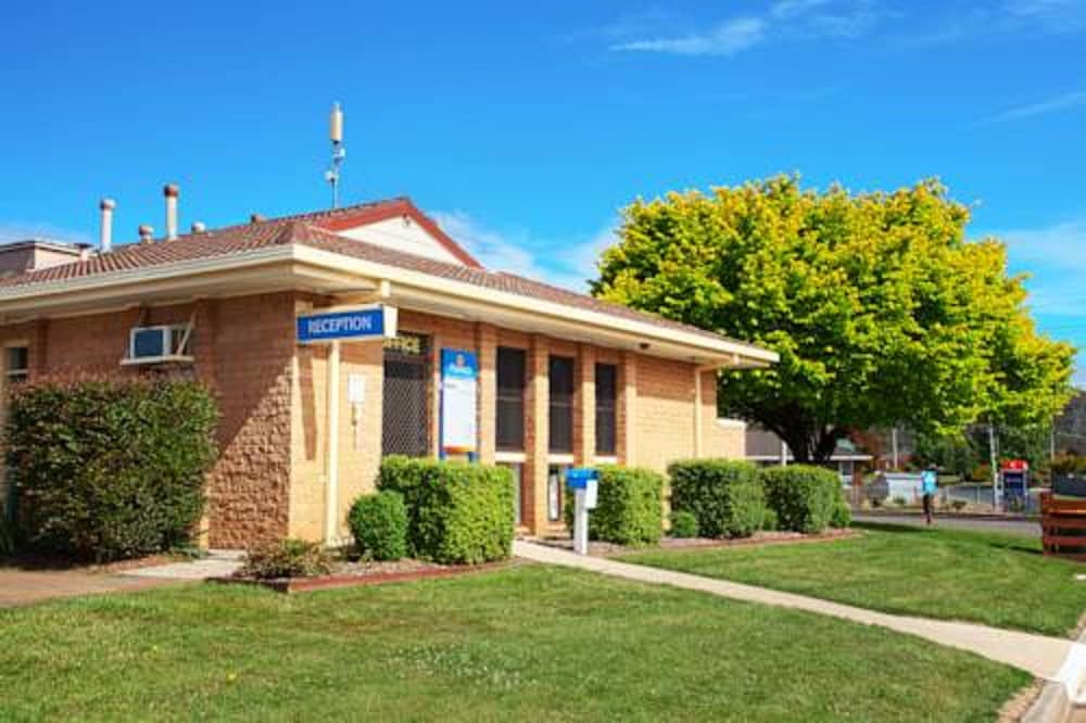 Reception, Discovery Parks – Hadspen