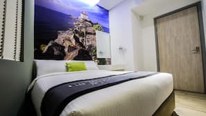 Minibar, in-room safe, desk, iron/ironing board