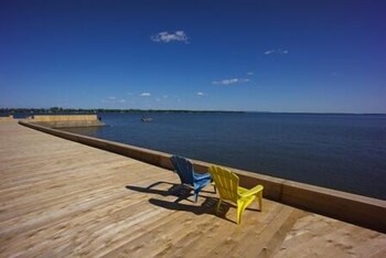 Lauberge Du Lac Champlain Chalet Et Spa In Venise En Quebec