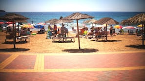 Ubicación a pie de playa y bar en la playa