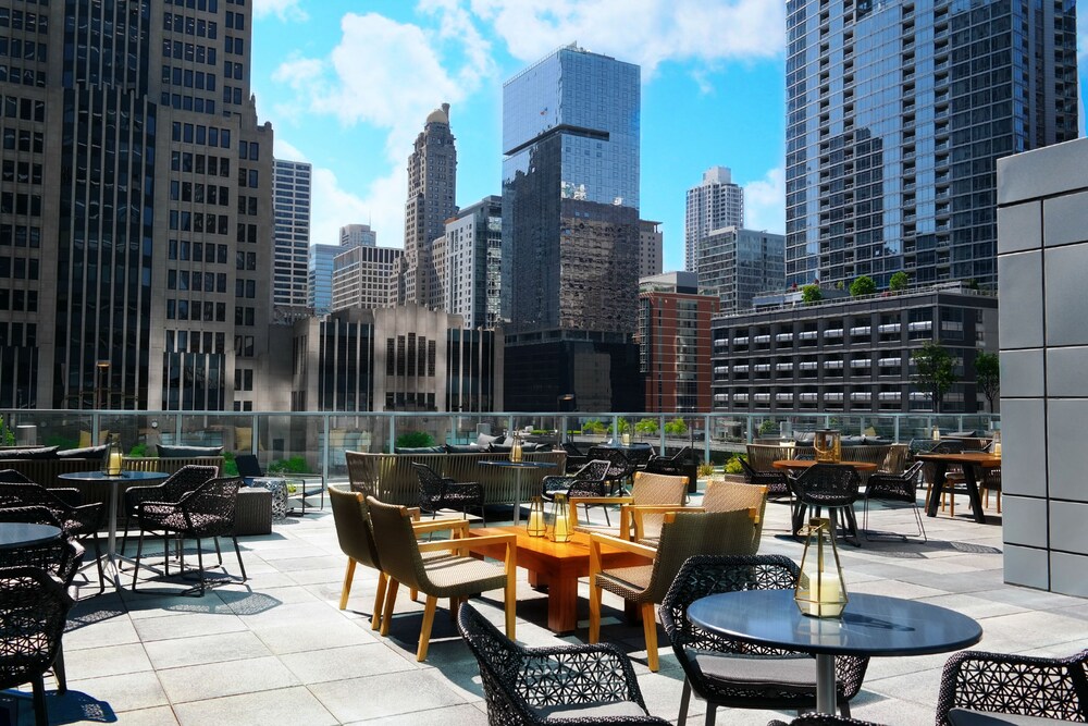 Loews Chicago Hotel in Chicago Best Rates & Deals on Orbitz