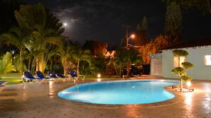 Outdoor pool, sun loungers