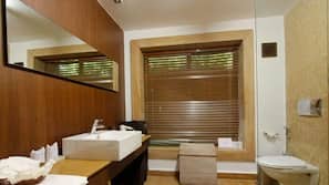 Premium bedding, minibar, in-room safe, desk