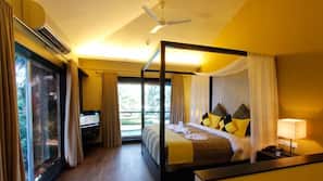Premium bedding, minibar, in-room safe, desk