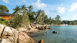 Sun-loungers, beach towels, beach bar