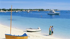 Beach nearby, white sand, 2 beach bars, fishing