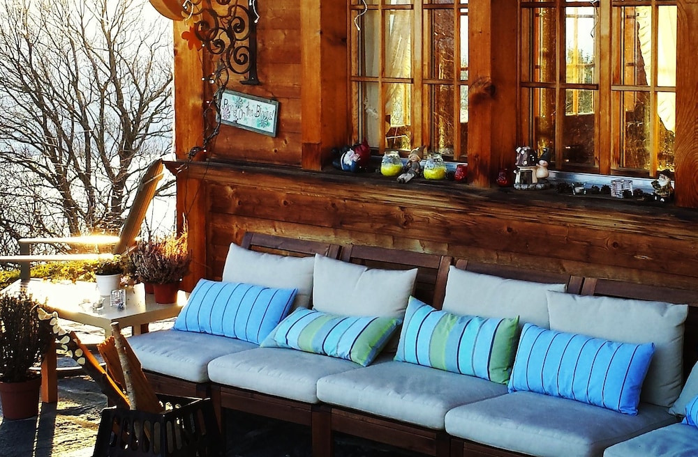 SwissHut Bed&Breakfast in Sigriswil, Switzerland