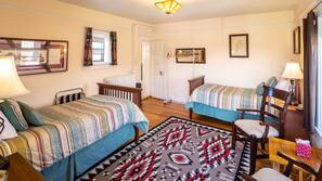 Individually decorated, iron/ironing board, free WiFi, linens