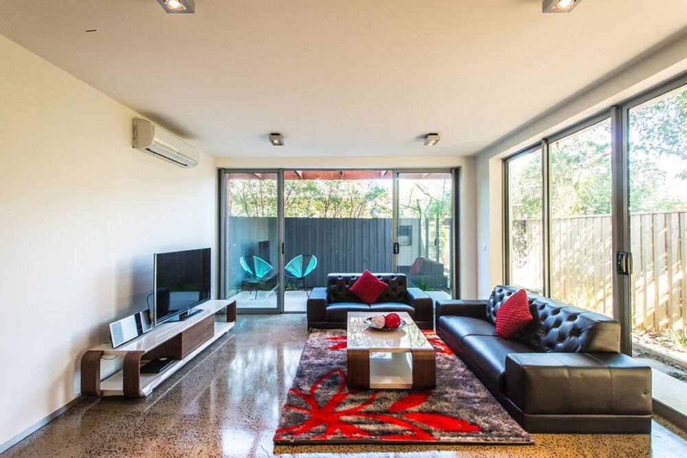 Orange Serviced Apartment