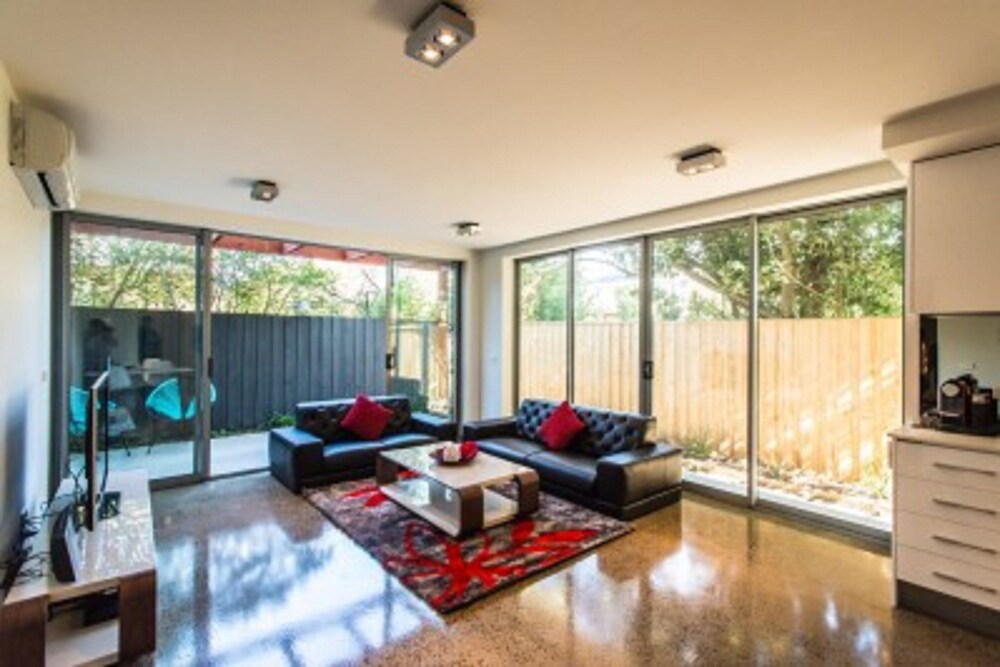 Orange Serviced Apartment
