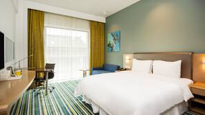 Minibar, in-room safe, desk, iron/ironing board
