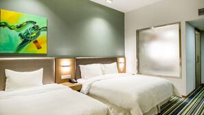 Minibar, in-room safe, desk, iron/ironing board