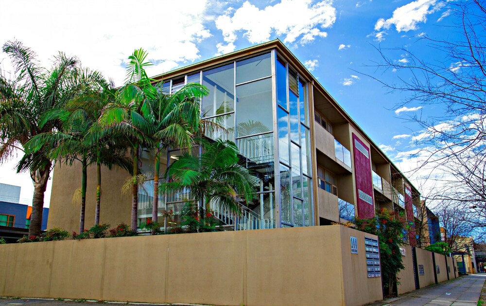 Adelaide DressCircle Apartments - Ward St