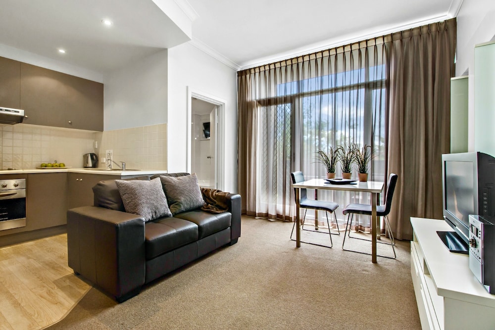 Adelaide DressCircle Apartments - Ward St