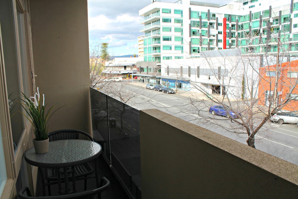 Adelaide DressCircle Apartments - Ward St