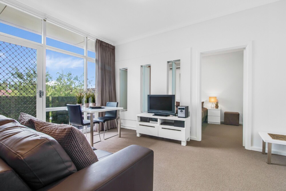 Adelaide DressCircle Apartments - Ward St