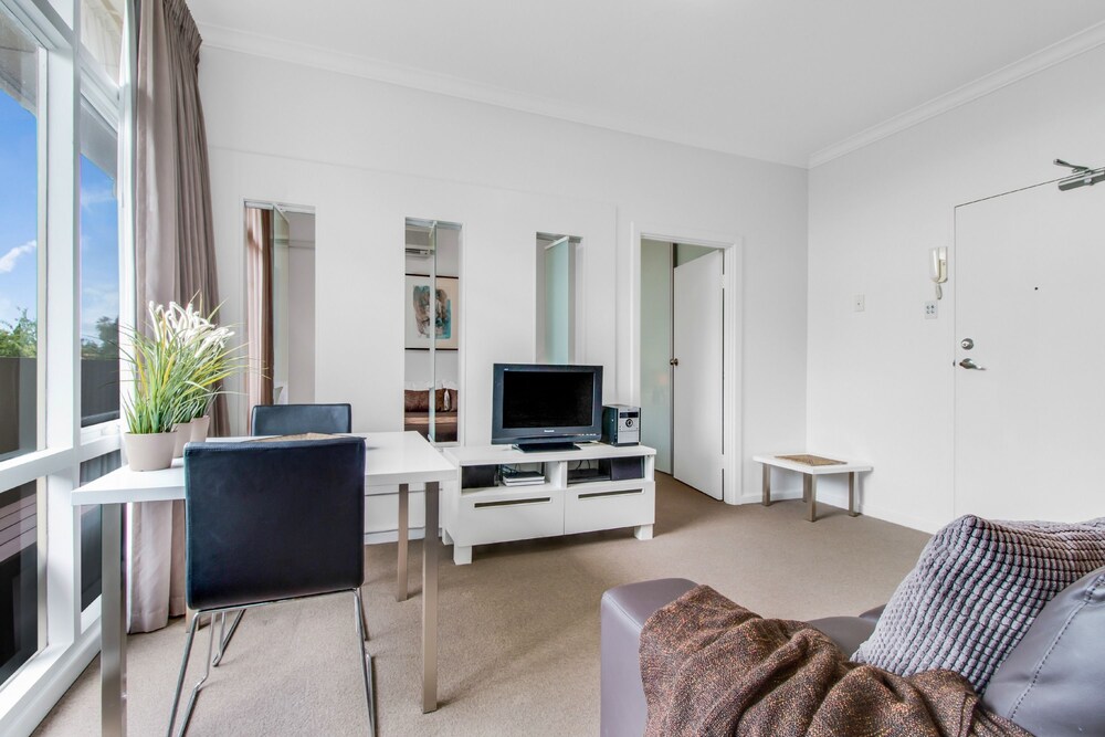 Adelaide DressCircle Apartments - Ward St