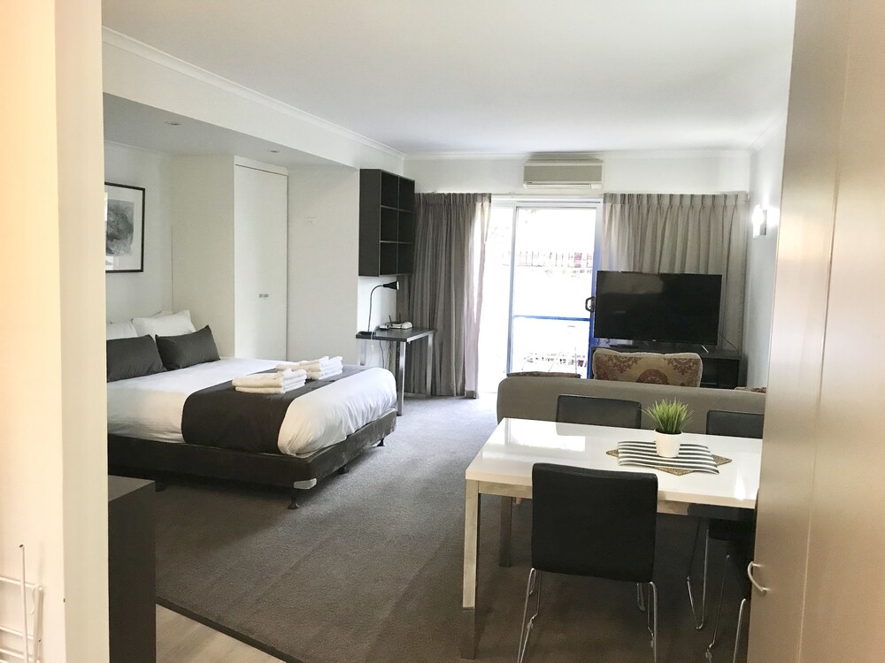 Adelaide Dresscircle Apartments - Archer Street