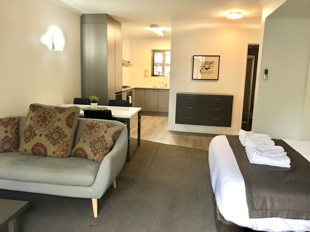 Adelaide Dresscircle Apartments - Archer Street