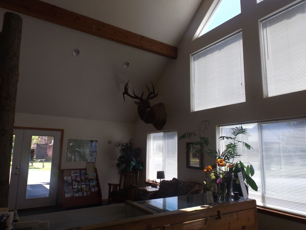 Clark Fork Lodge, Clark Fork 129 Room Prices & Reviews Travelocity