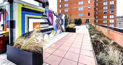 Pelicanstay near Holland Tunnel