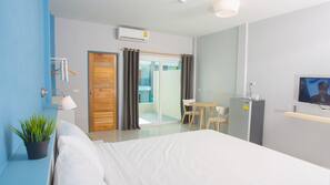 In-room safe, free WiFi