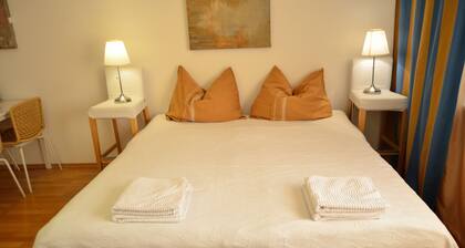 GoVienna Urban Living Belvedere Apartment