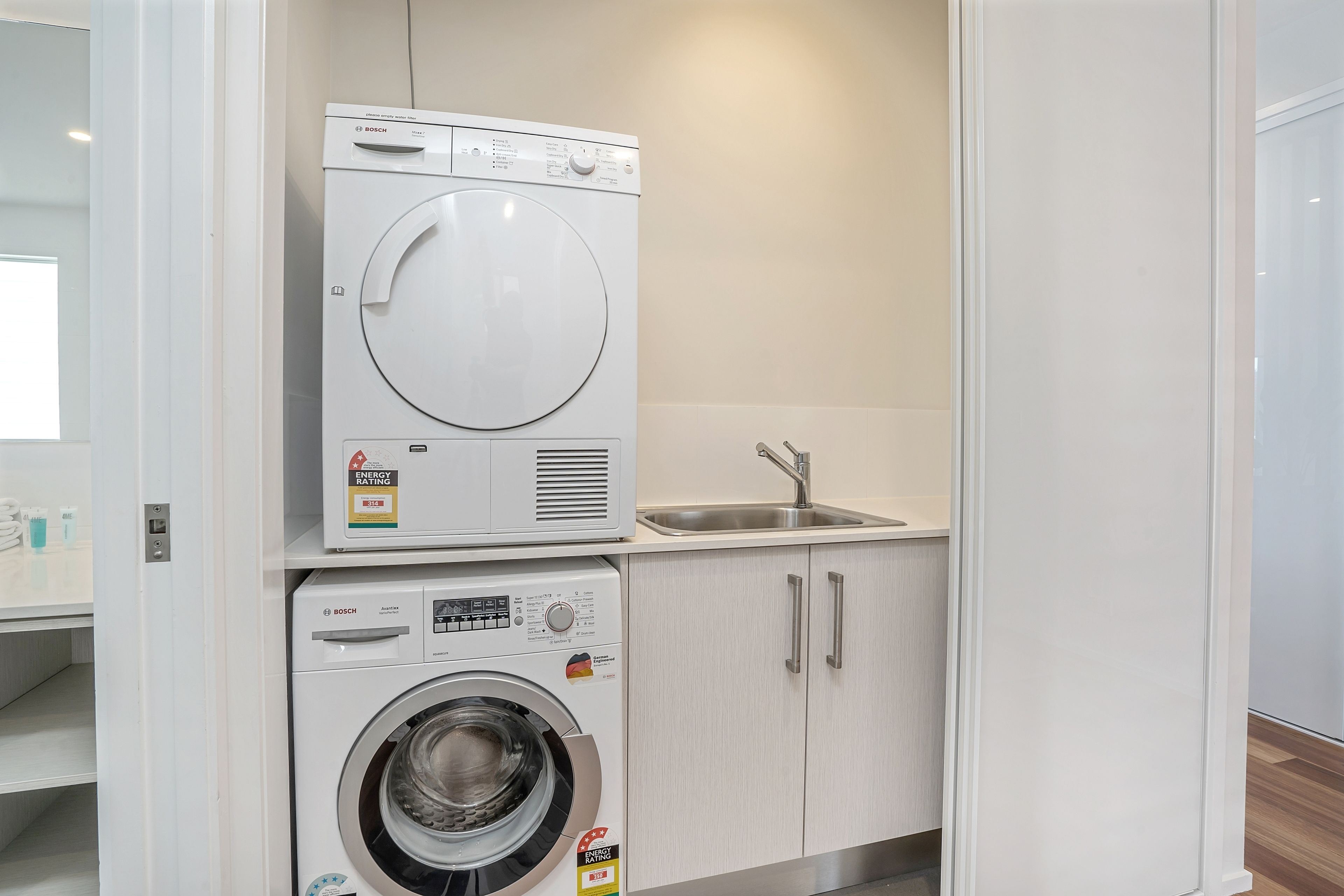 Bujerum Apartments on Burleigh