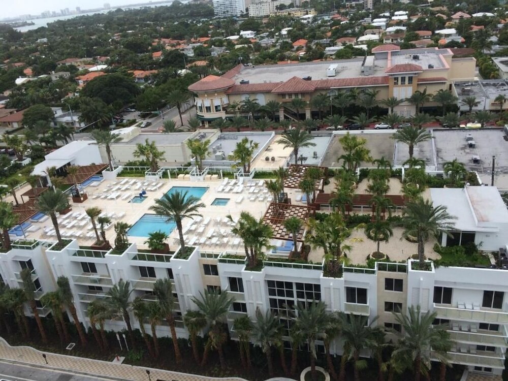 Grand Beach Hotel Surfside West