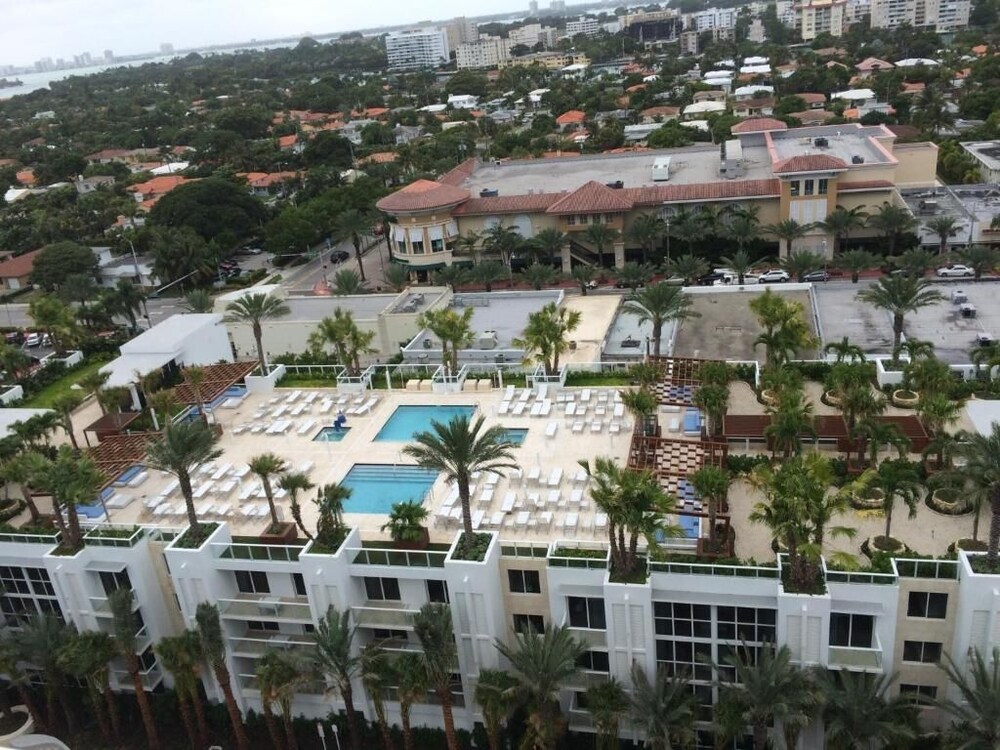 Grand Beach Hotel Surfside West