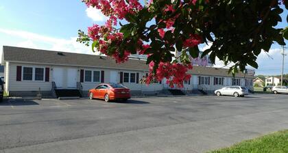 Driftwood Motel