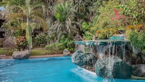 Outdoor pool, sun loungers