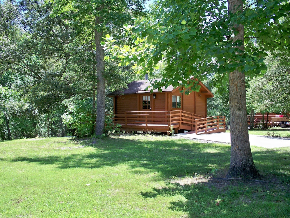 Chesapeake Bay RV Resort Thousand Trails Campground in Gloucester