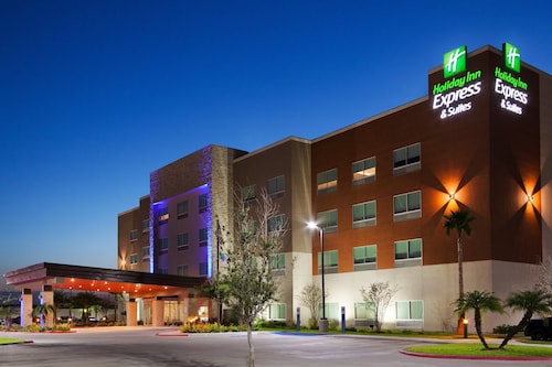 Great Place to stay Holiday Inn Express & Suites Edinburg-McAllen Area near Edinburg 