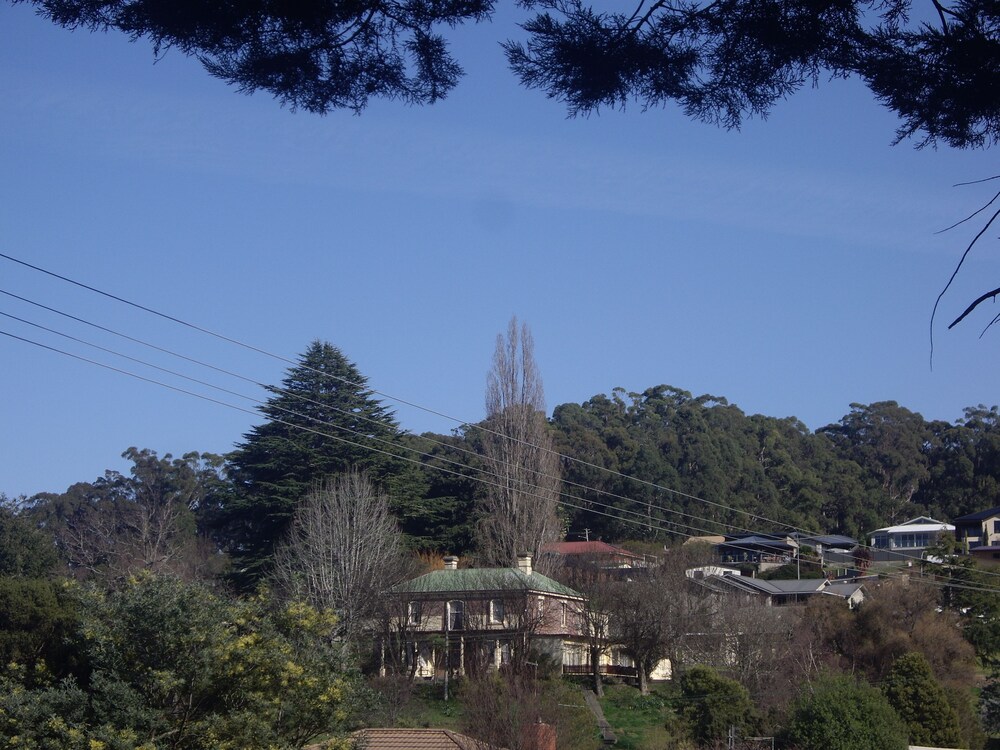 Lucinda Bb Latrobe Aus Best Price Guarantee Lastminute - 