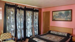 Premium bedding, cribs/infant beds, rollaway beds, free WiFi