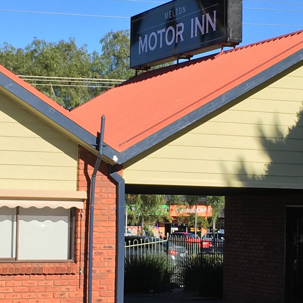 Melton Motor Inn & Apartments