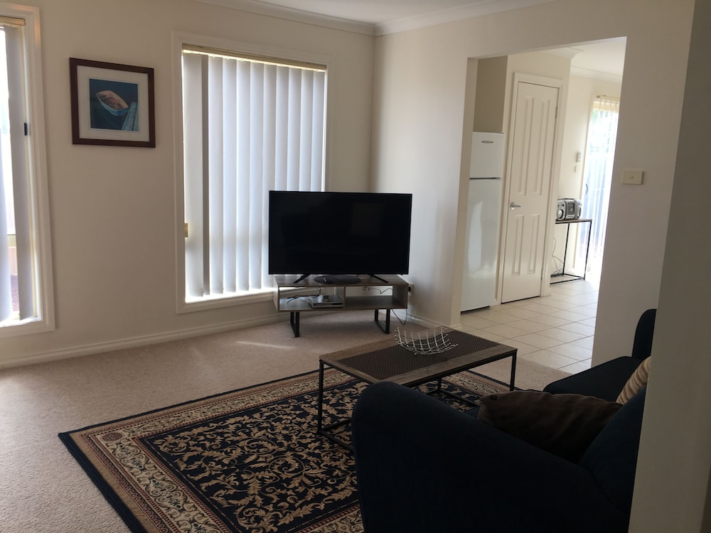 Melton Motor Inn & Apartments