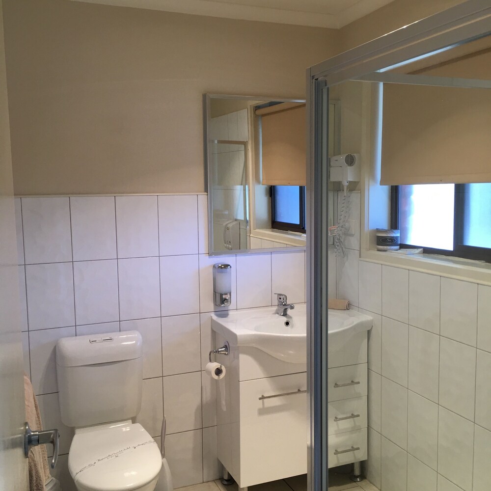 Melton Motor Inn & Apartments